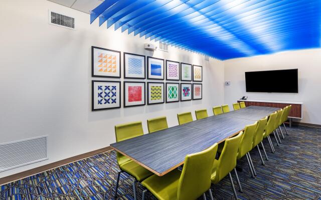 Holiday Inn Express And Suites Junction by IHG