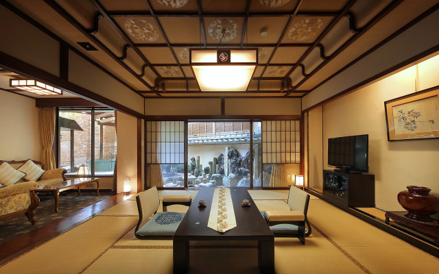 Atami Onsen Sakuraya Ryokan