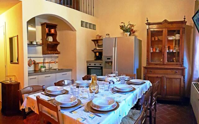 Exquisite Holiday Home in Pistoia With Swimming Pool