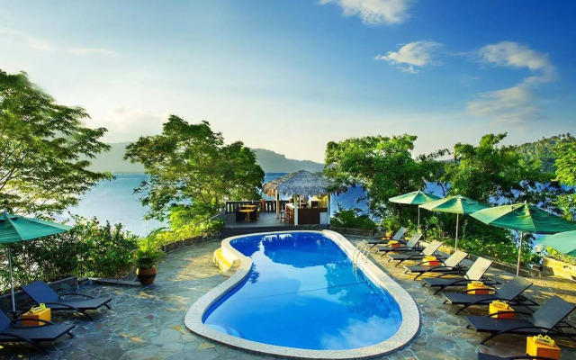 Bastianos Lembeh Dive Resort