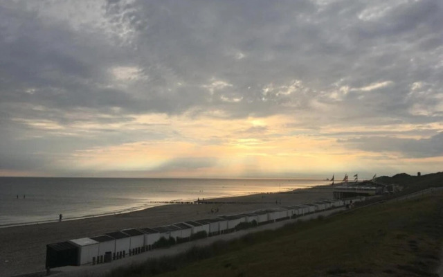 Wifi and Golden Beaches; Home