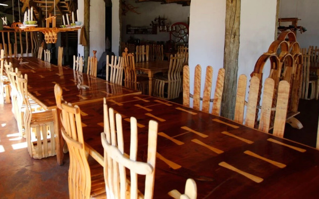 Antbear Drakensberg Lodge