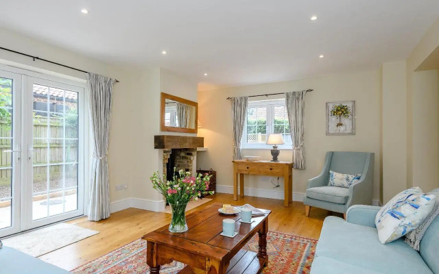 Sea Lavender Cottage-UK11930