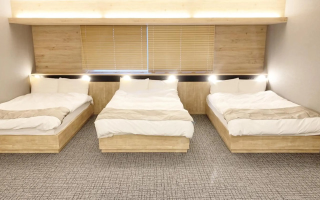 First Cabin Midousuji - Namba