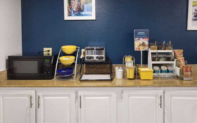 Clarion Pointe Vidalia - Lyons West