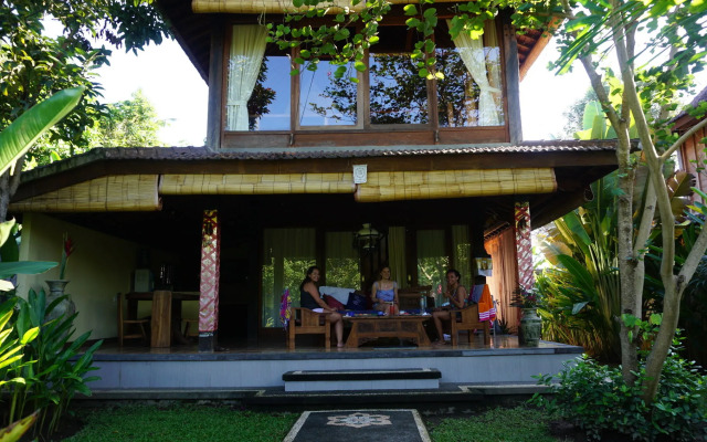 Sari Bamboo Villas