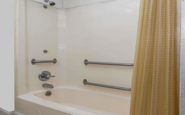 Knights Inn - Norcross, GA