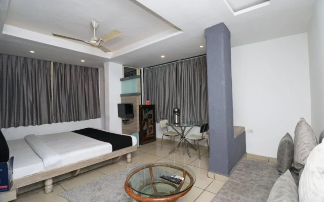 Hotel Saket By OYO Rooms