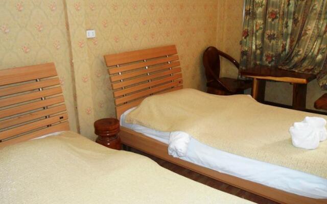 Phonepaseud Hotel