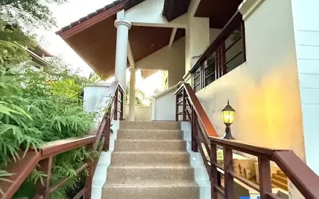 Newly Renovated Modern 3BR Blue Canyon Golf Villa