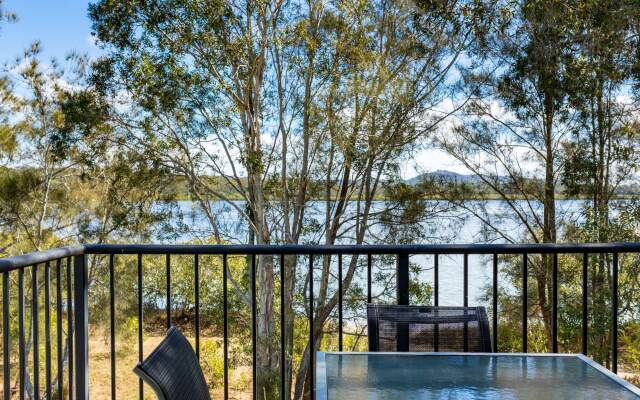 Noosa Lakes Resort