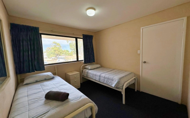 Riverview Holiday Apartment 68 - Kalbarri WA