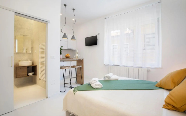 Twins Idola Apartments