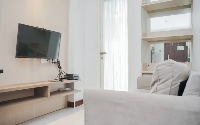 Cozy and Luxury 1BR Apartment at Scientia Residence