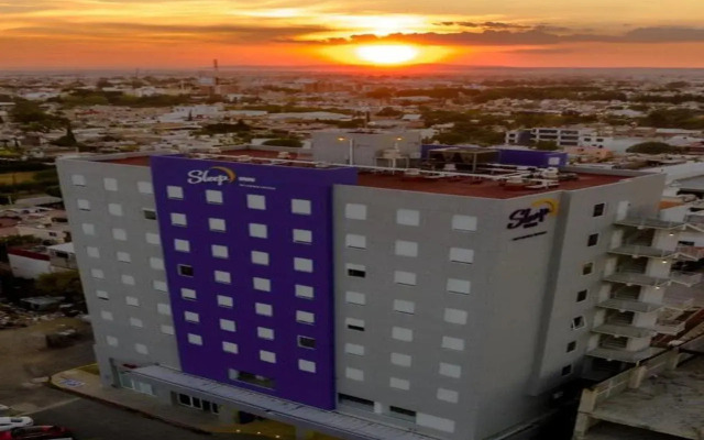 Sleep Inn Leon Antares Hotel