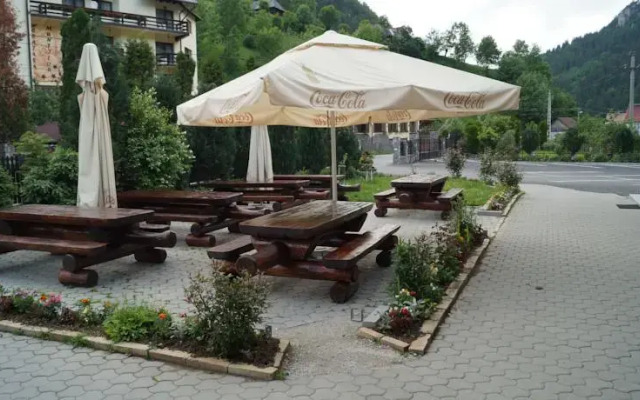 Complex Craiasa - Vila Lucica