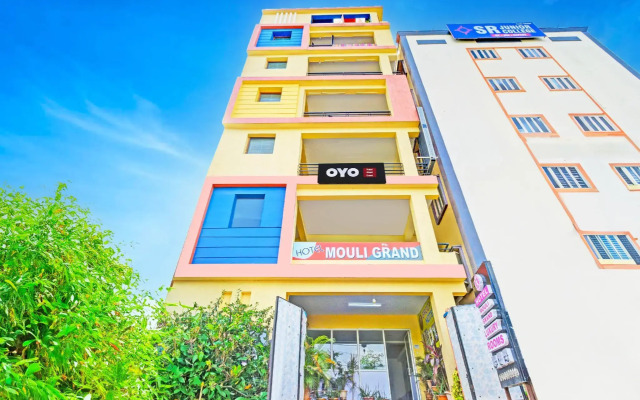 OYO 92953 Sri Navya Grand