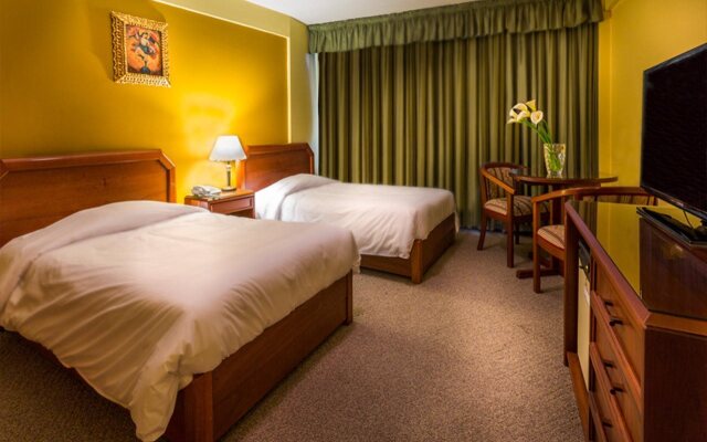 Qarmenqa Hotel