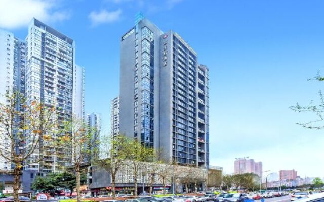 Hotel & Davos (Chongqing Ranjiaba Light Rail Station)