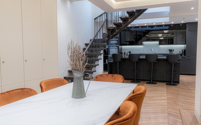 Discover The Underworld Five Bedroom by Belvilla