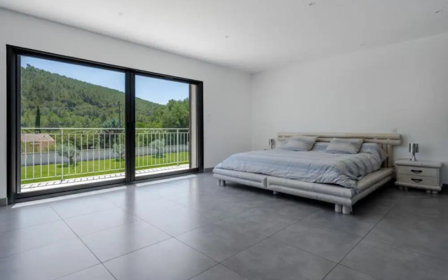 Villa With Heated Swimming Pool spa gym and Cinema