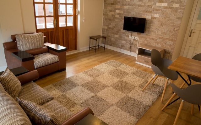 Arya Suites
