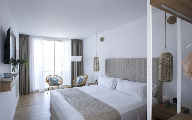 May Altafulla Beach Boutique Hotel