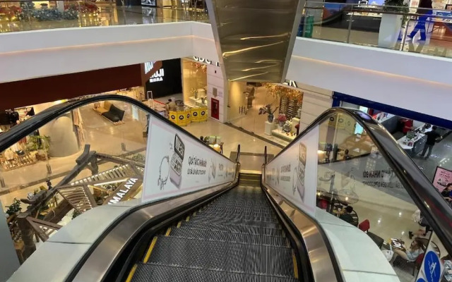 Metropolis Apartment