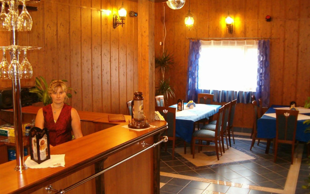 Hotel Daisy Budget