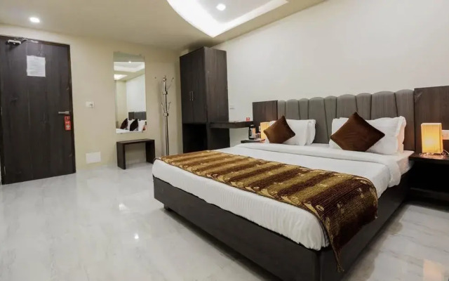 OYO Rooms High Court SG Highway