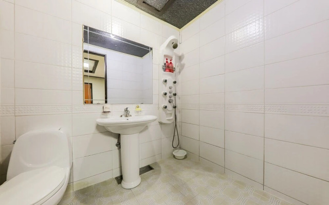 The Wall Hotel