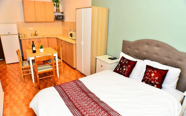 Avital Hotel