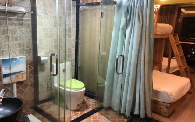 Zuimei Fenghuang Boutique Riverside Guesthouse