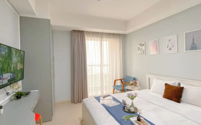 Pleasant Studio Room At Gold Coast Apartment