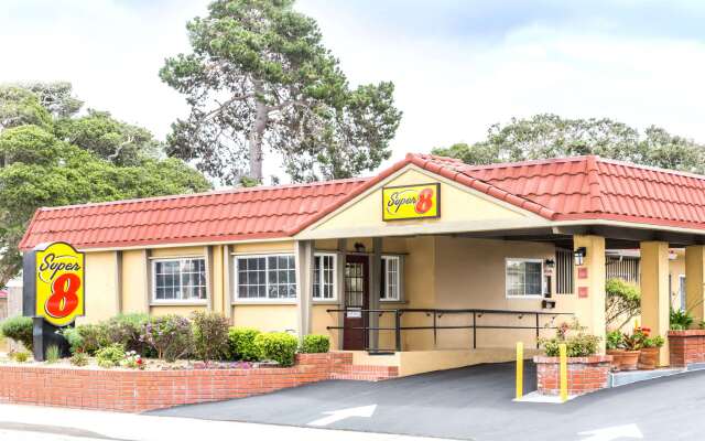 Super 8 by Wyndham Monterey