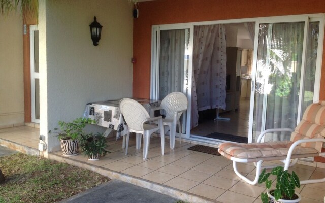 "lovely Apartment in Flic en Flac, Close to the Lovely Beach and all Amenities."