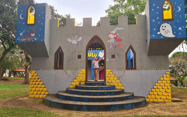 Casa em Condomínio com Piscina Privativa