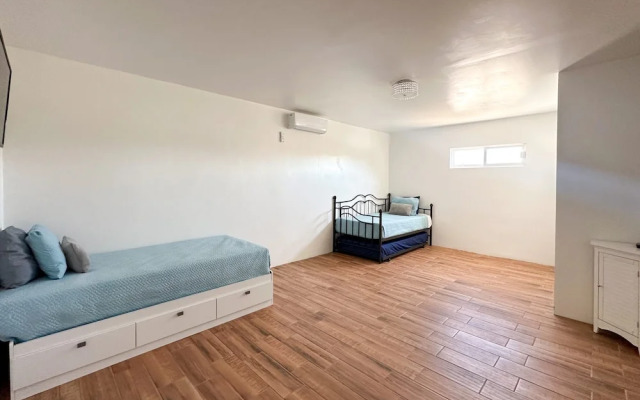 Spacious 3BR House Near Iconic Sandy Beach