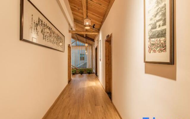 Yunshang Grassland Fengsheng three time hot spring holiday villa