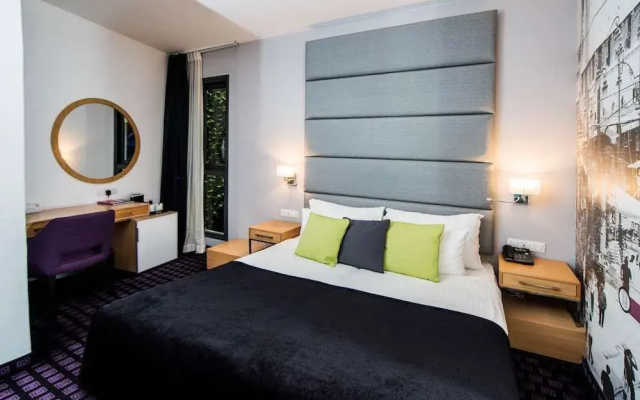 Eyal Hotel