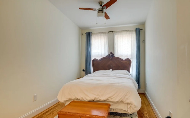 Washington, DC Townhome w/ Deck + Gas Grill