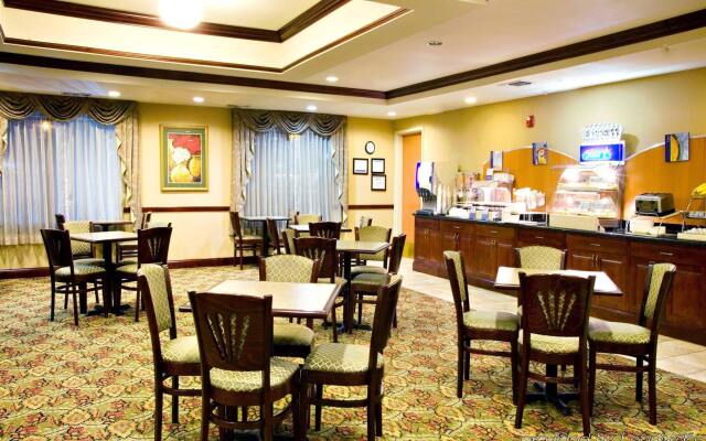 Holiday Inn Express & Suites Selma by IHG