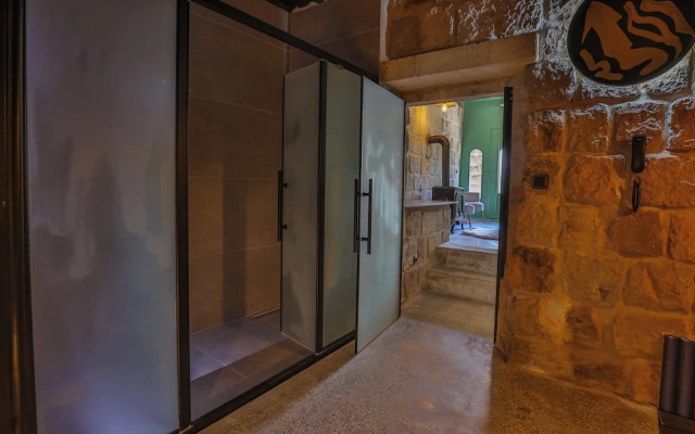 Eka Cave Suites