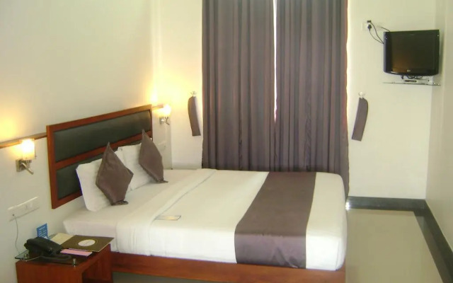 Hotel Marina Residency