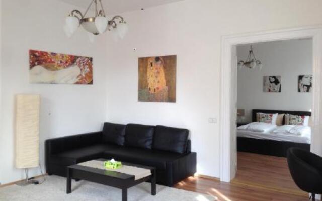 Exclusive apartment on Zborovska