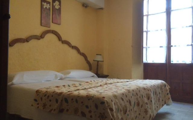 Hermanos Macías Hotel