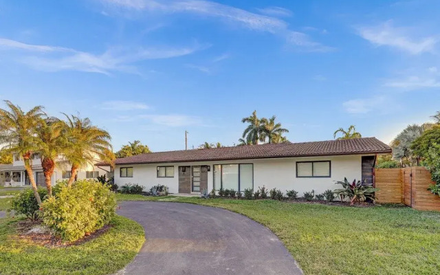 Renovated 5 Br Home with Heated Pool