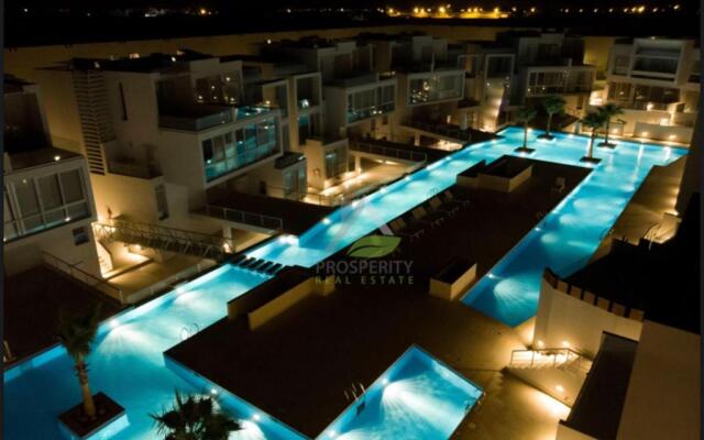 Brilliant 1 bedroom with a full roof in Gouna