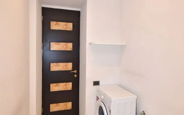 Spacious Apartment by Luxe Group TT606