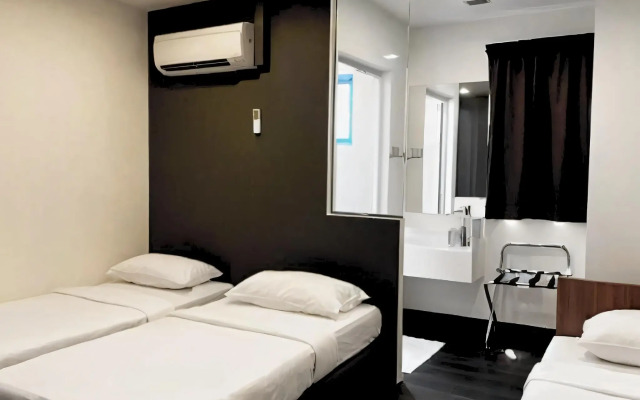 Golden Royal Hotel